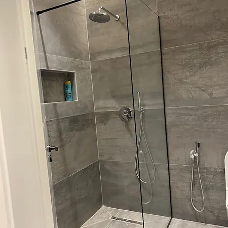 Brand New 1 Bedroom Flat * Tiran